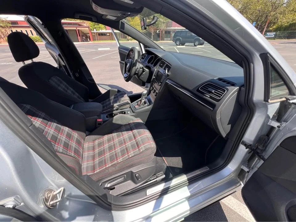2017 Volkswagen GTI Mk7 - Image 9 of 19