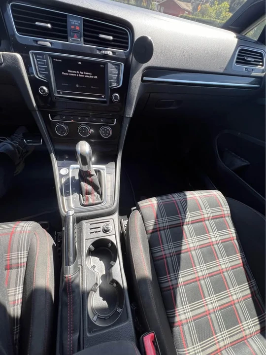 2017 Volkswagen GTI Mk7 - Image 18 of 19