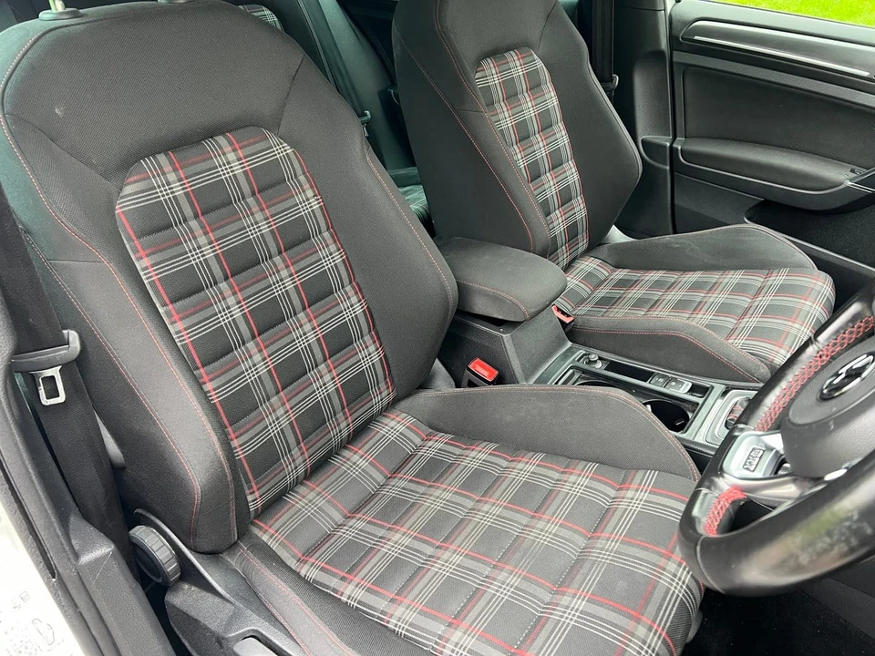 2017 Volkswagen GTI Mk7 - Image 26 of 30