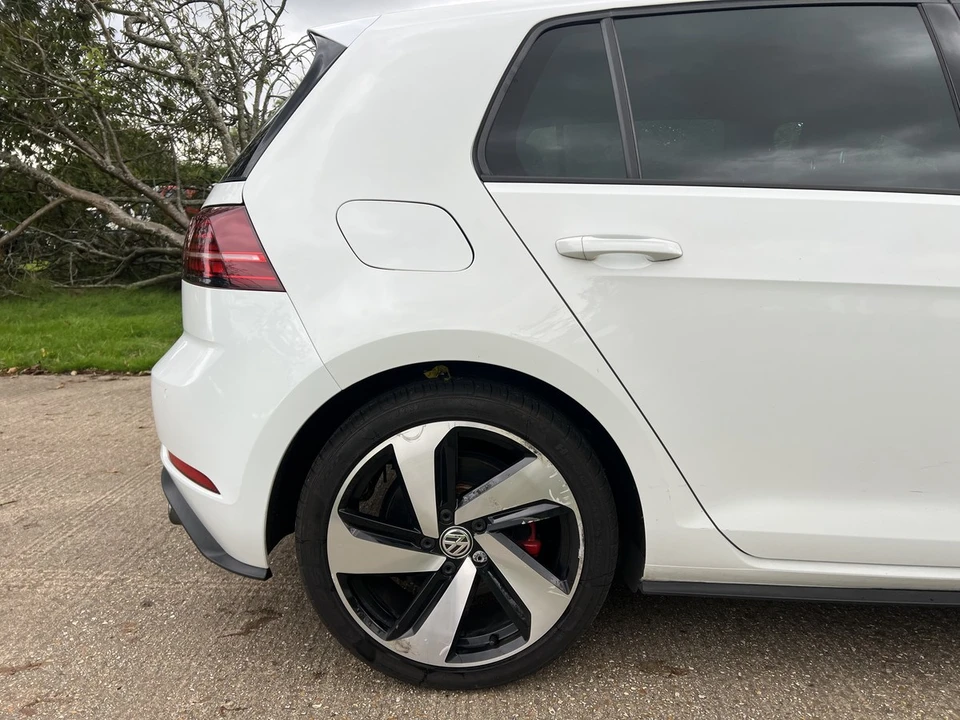 2017 Volkswagen GTI Mk7 - Image 13 of 30