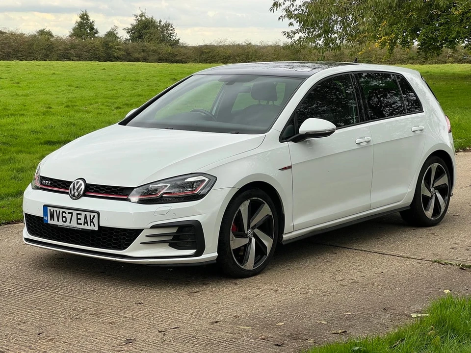 2017 Volkswagen GTI Mk7 - Image 2 of 30