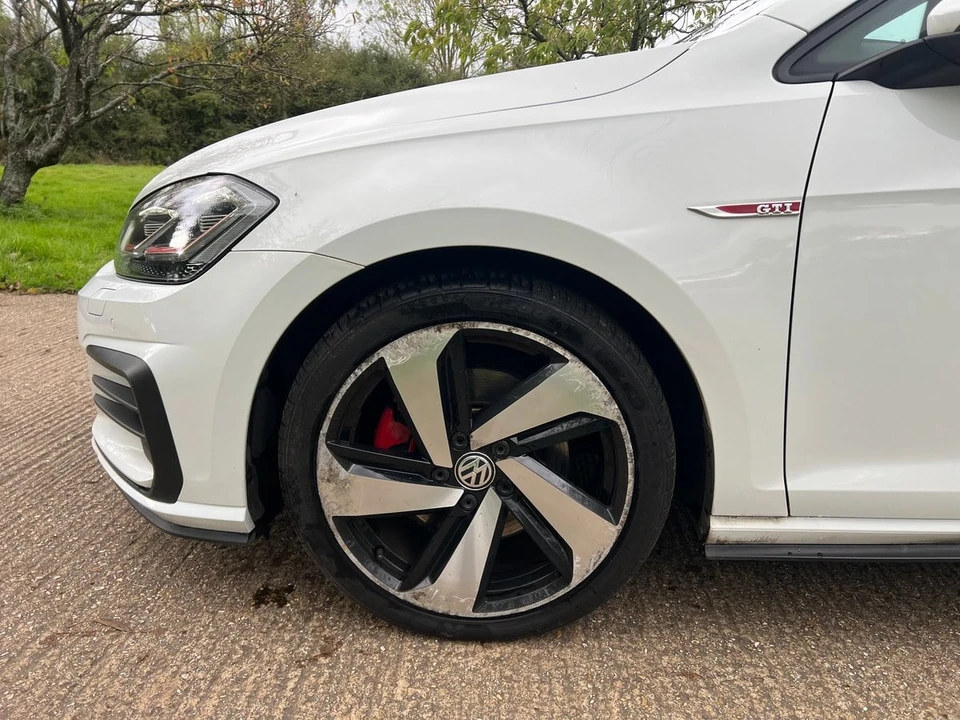 2017 Volkswagen GTI Mk7 - Image 11 of 30