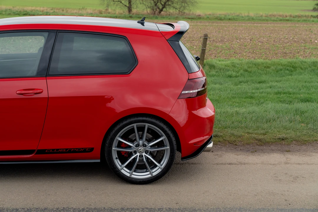 2017 Volkswagen GTI Mk7 - Image 26 of 31