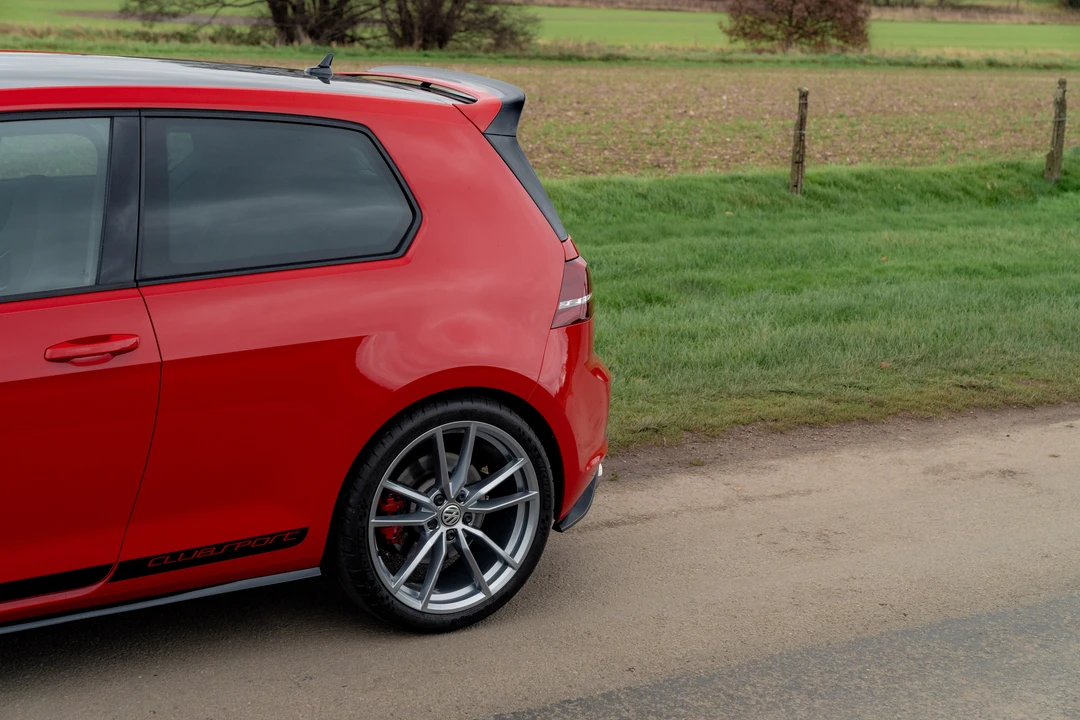 2017 Volkswagen GTI Mk7 - Image 29 of 31