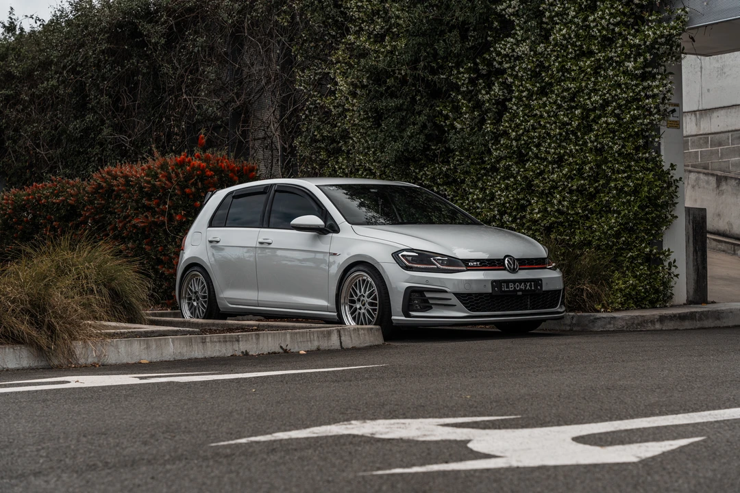2017 Volkswagen GTI Mk7 - Image 3 of 31