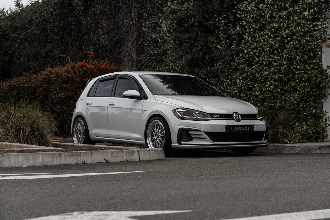 2017 Volkswagen GTI Mk7 - Image 8 of 31