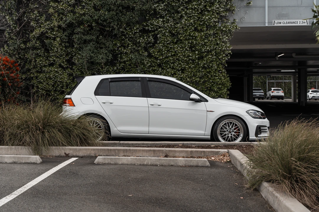 2017 Volkswagen GTI Mk7 - Image 9 of 31