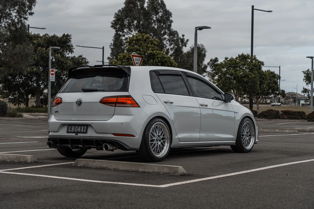 2017 Volkswagen GTI Mk7 - Image 10 of 31