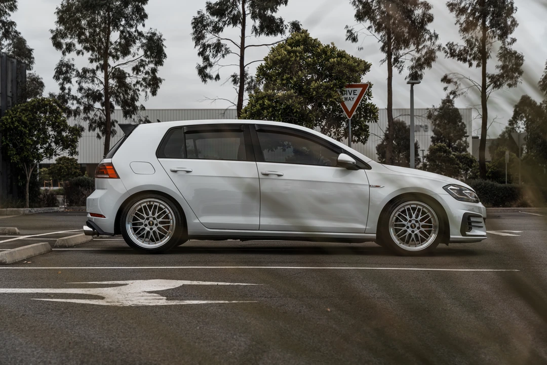 2017 Volkswagen GTI Mk7 - Image 4 of 31
