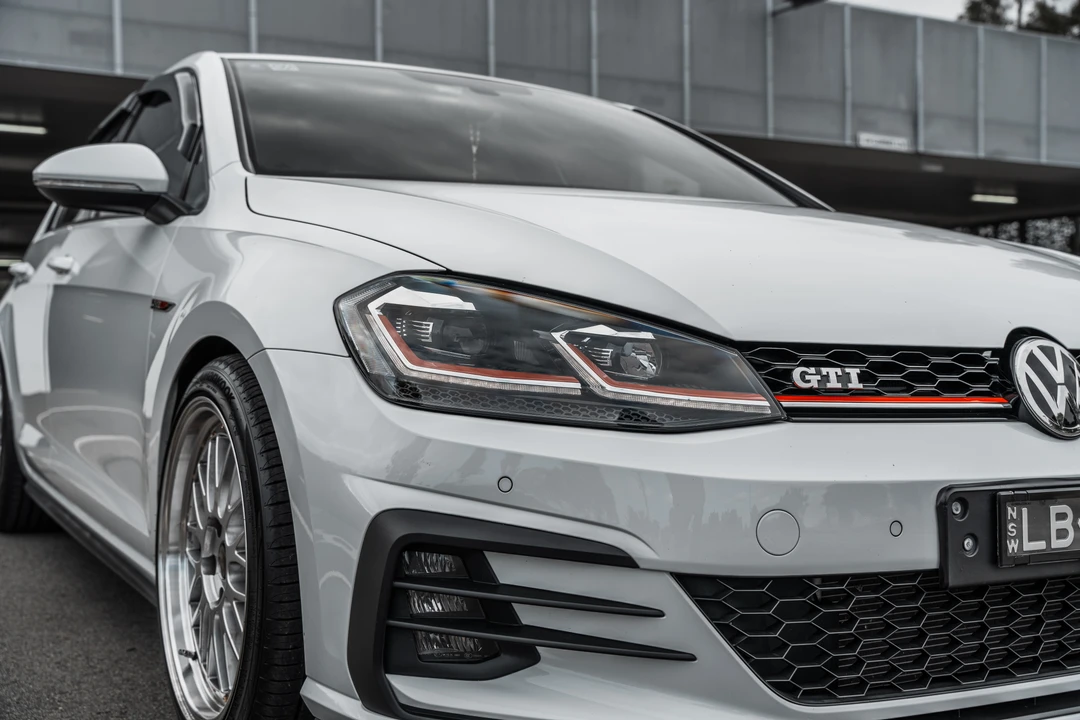 2017 Volkswagen GTI Mk7 - Image 23 of 31