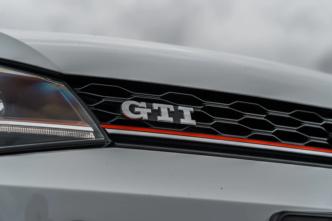 2017 Volkswagen GTI Mk7 - Image 25 of 31