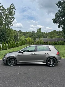 2017 Volkswagen Golf R 4Motion
