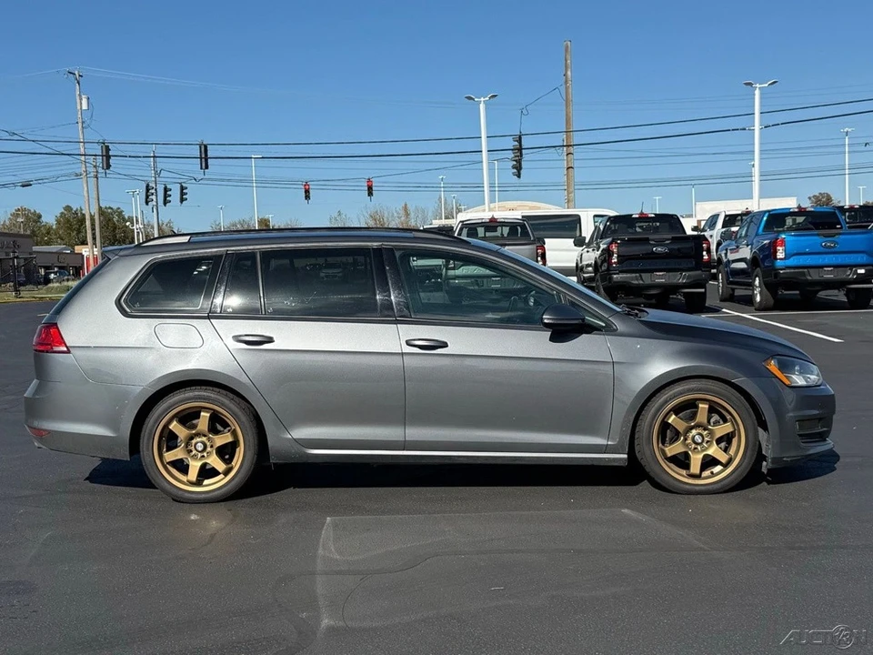 2017 Volkswagen Golf Mk7 - Image 2 of 12