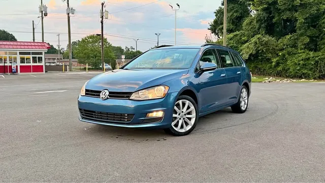 2017 Volkswagen Golf SportWagen TSI SE Wagon 4D