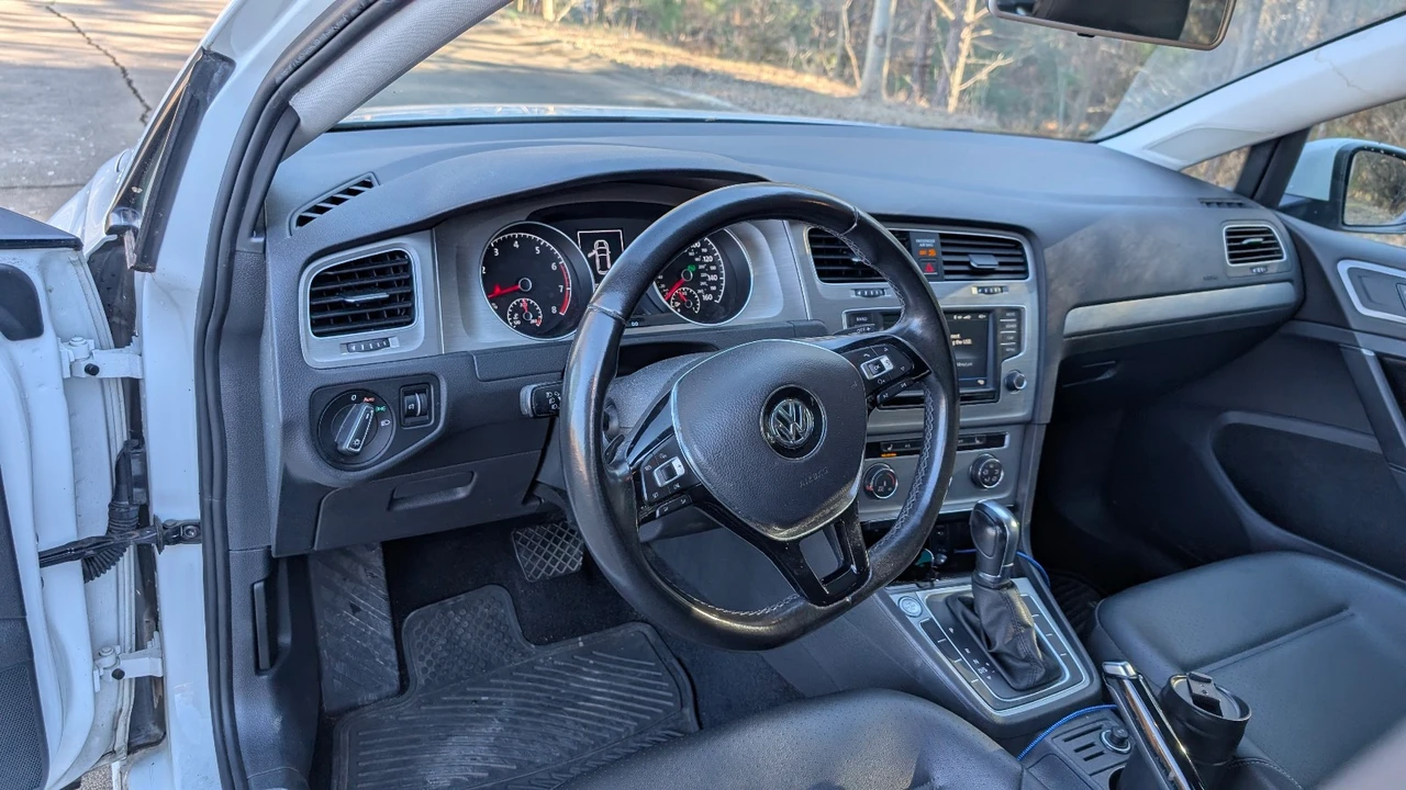 2017 Volkswagen Golf Mk7 - Image 2 of 21