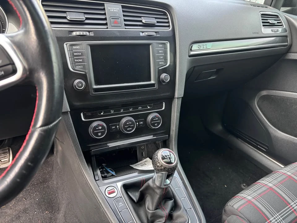 2017 Volkswagen GTI Mk7 - Image 6 of 8