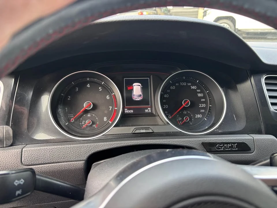 2017 Volkswagen GTI Mk7 - Image 7 of 8