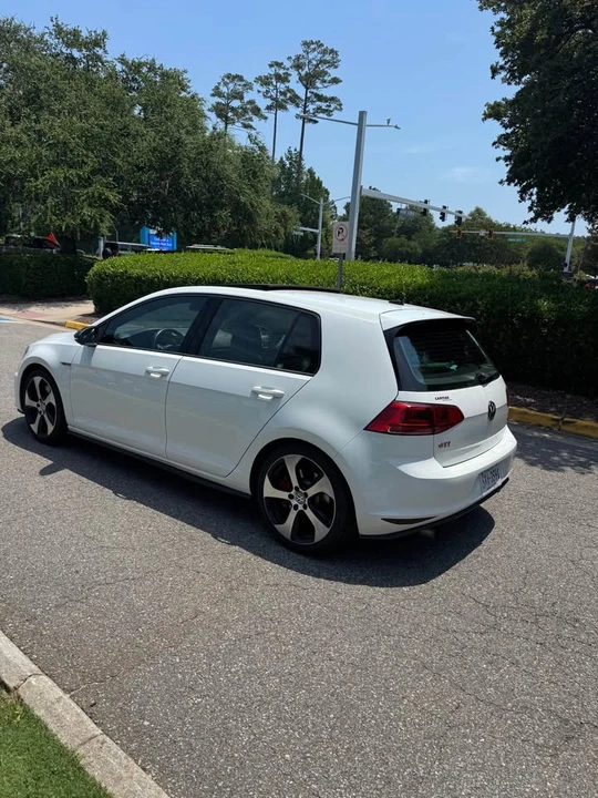 2017 Volkswagen GTI Mk7 - Image 3 of 5