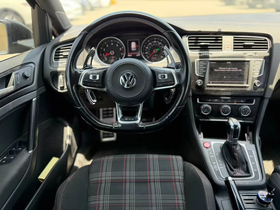2017 Volkswagen GTI Mk7 - Image 6 of 6