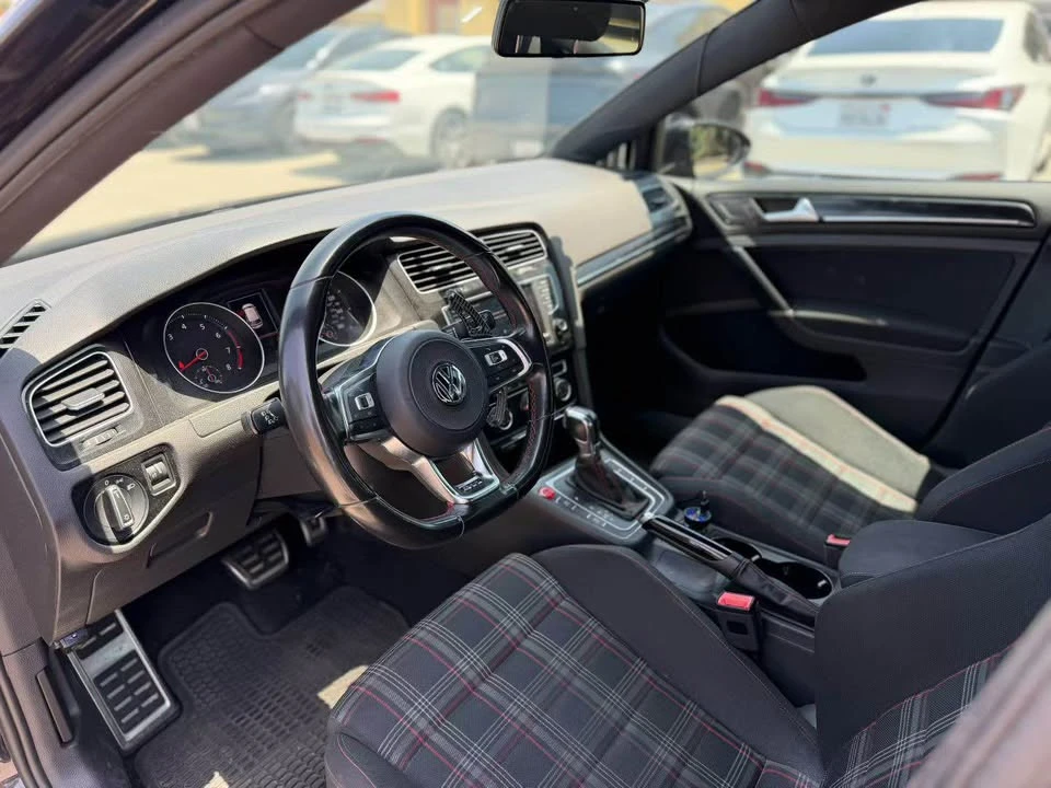 2017 Volkswagen GTI Mk7 - Image 4 of 6