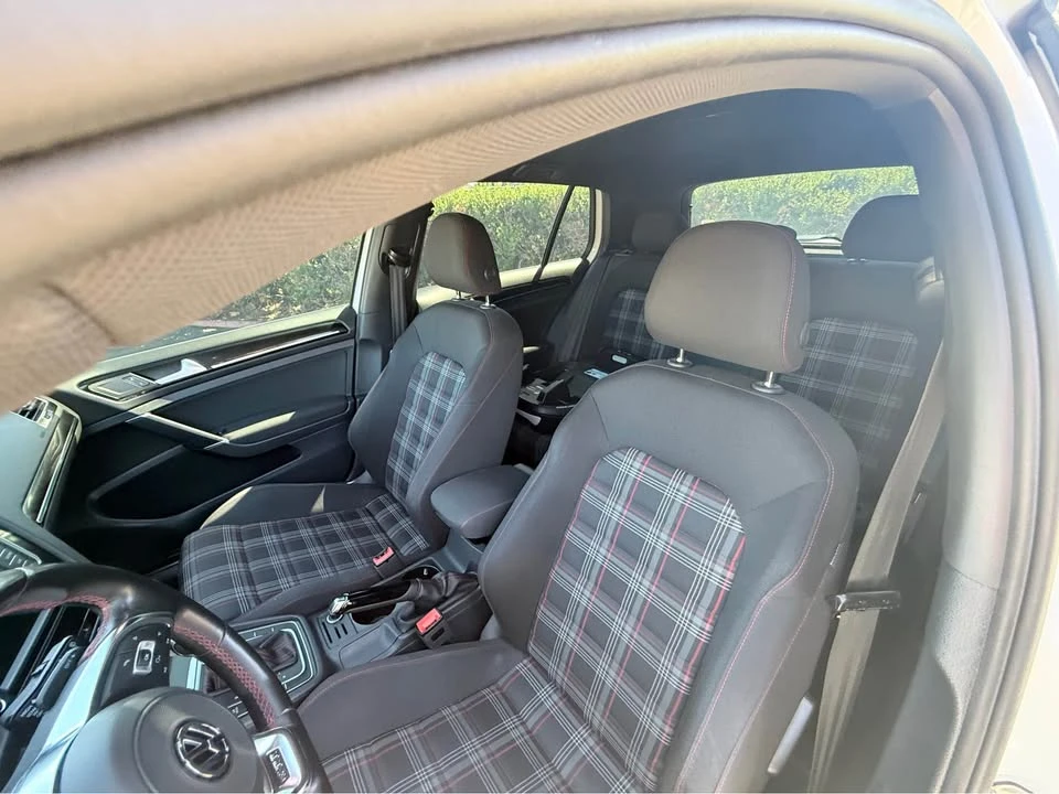 2017 Volkswagen GTI Mk7 - Image 7 of 10