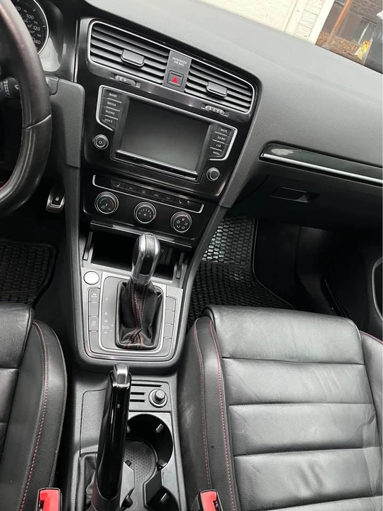2017 Volkswagen GTI Mk7 - Image 2 of 6
