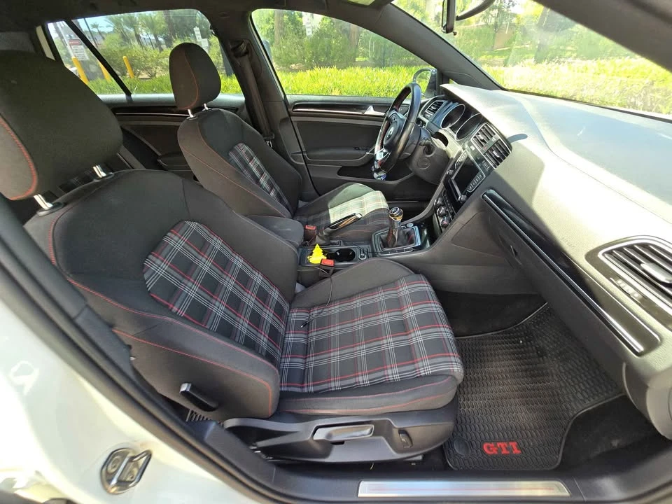 2017 Volkswagen GTI Mk7 - Image 9 of 9