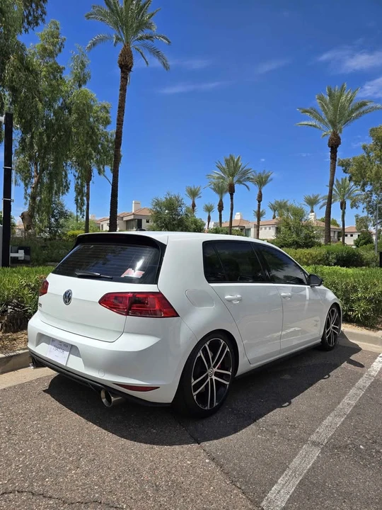 2017 Volkswagen GTI Mk7 - Image 4 of 9
