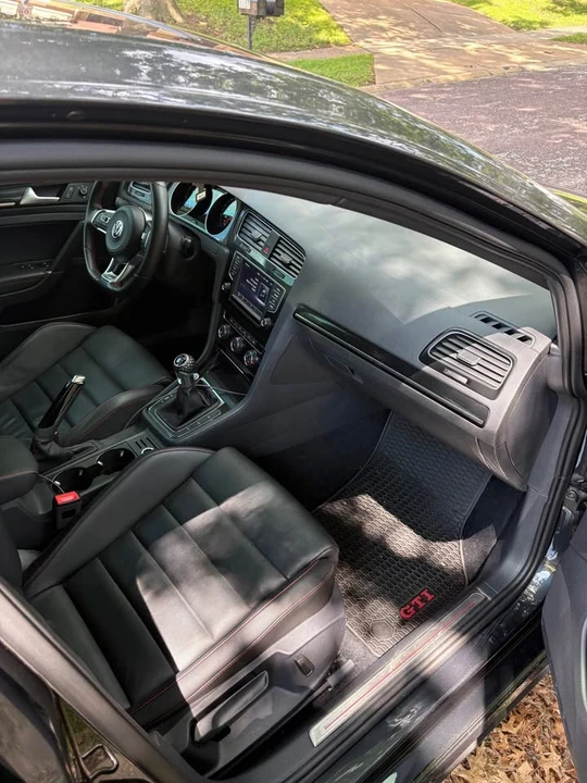 2017 Volkswagen GTI Mk7 - Image 7 of 9