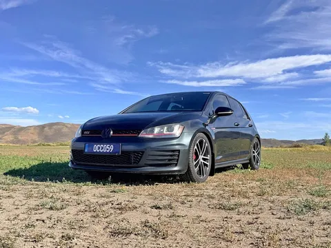 2017 Volkswagen GTI 2.0T Hatchback Sedan 4D