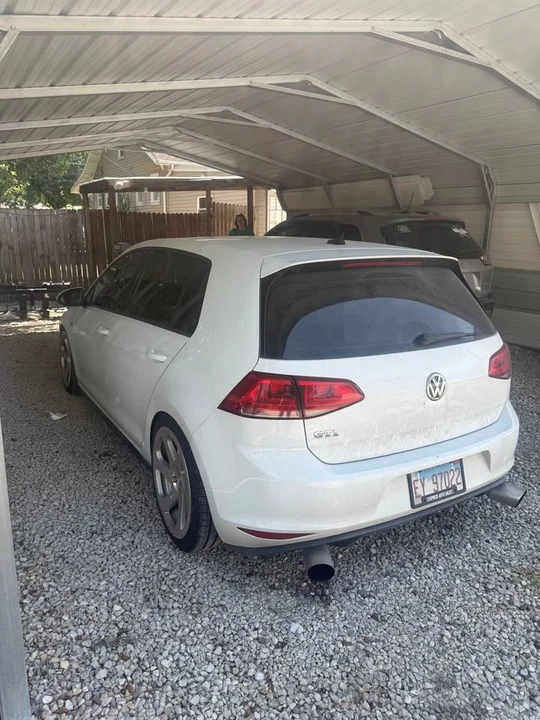 2017 Volkswagen GTI Mk7 - Image 4 of 6