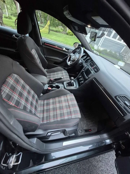 2017 Volkswagen GTI Mk7 - Image 6 of 8