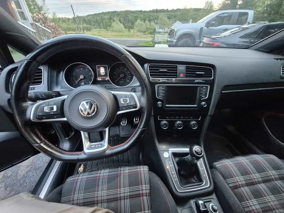 2017 Volkswagen GTI Mk7 - Image 5 of 8