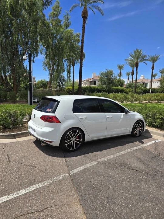 2017 Volkswagen GTI Mk7 - Image 5 of 9