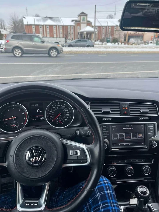 2017 Volkswagen GTI Mk7 - Image 2 of 3