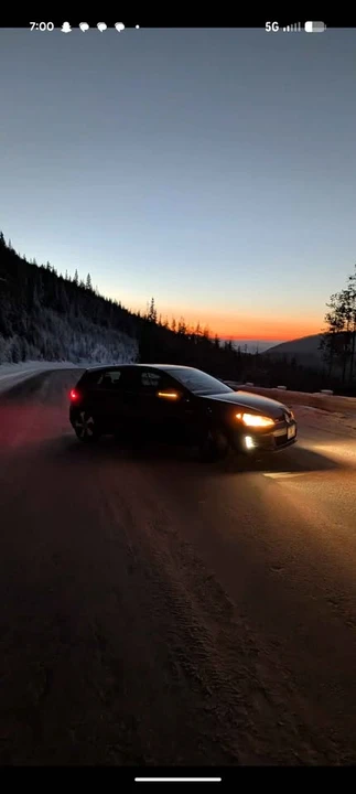 2017 Volkswagen GTI Mk7 - Image 3 of 9