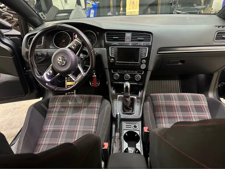 2017 Volkswagen GTI Mk7 - Image 6 of 10