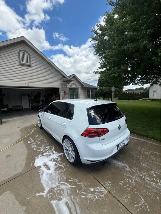 2017 Volkswagen GTI Mk7 - Image 4 of 6