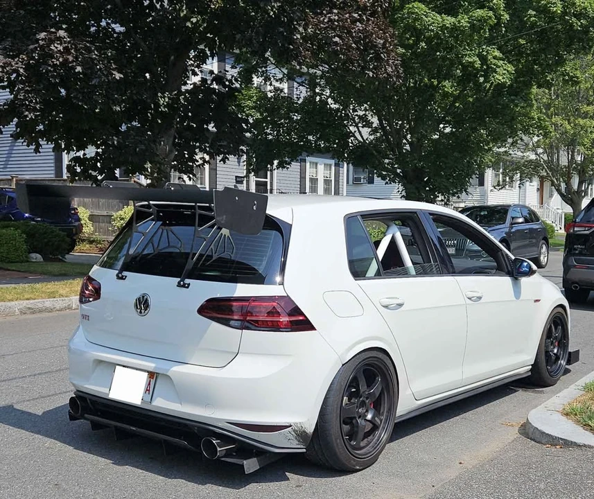 2017 Volkswagen GTI Mk7 - Image 4 of 11