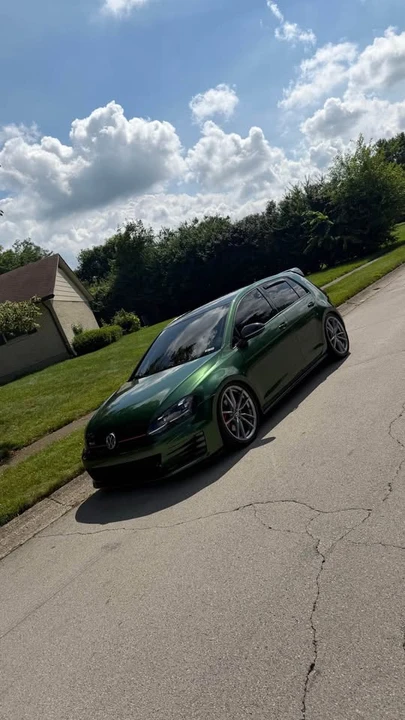 2017 Volkswagen GTI Mk7 - Image 2 of 10