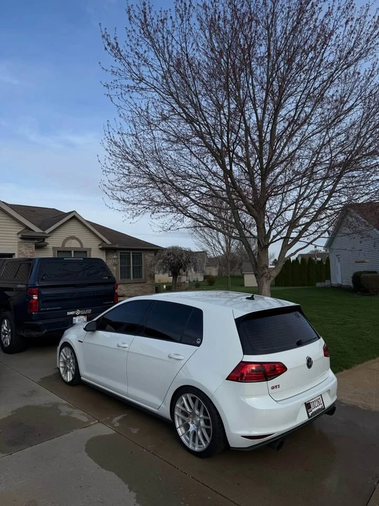 2017 Volkswagen GTI Mk7 - Image 5 of 6