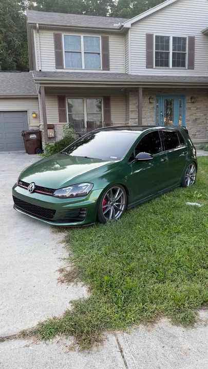 2017 Volkswagen GTI Mk7 - Image 8 of 10