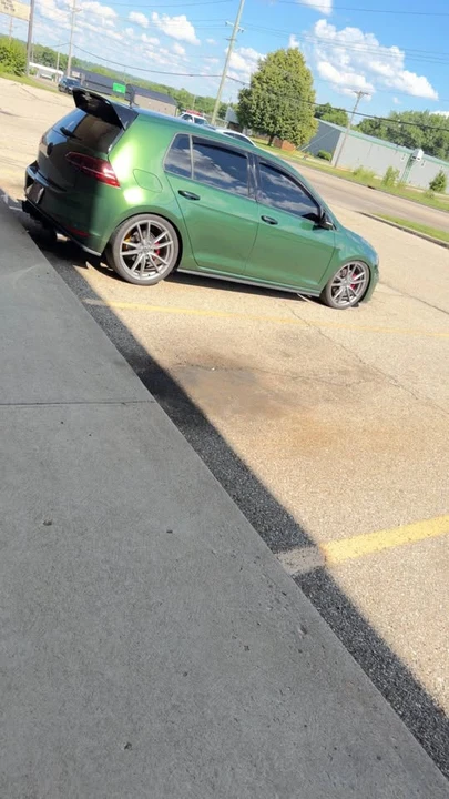 2017 Volkswagen GTI Mk7 - Image 3 of 10