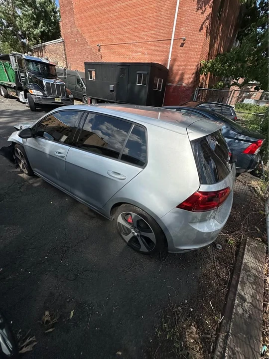 2017 Volkswagen GTI Mk7 - Image 3 of 8