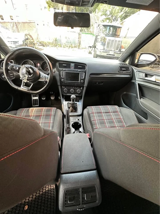 2017 Volkswagen GTI Mk7 - Image 7 of 8