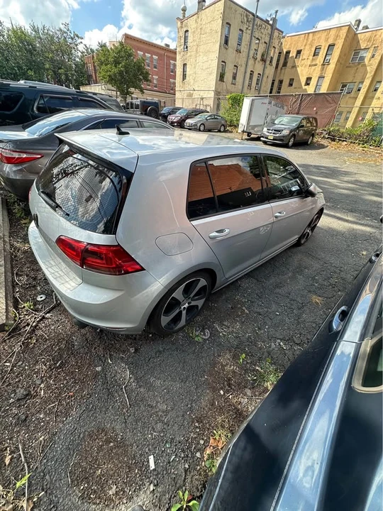 2017 Volkswagen GTI Mk7 - Image 4 of 8