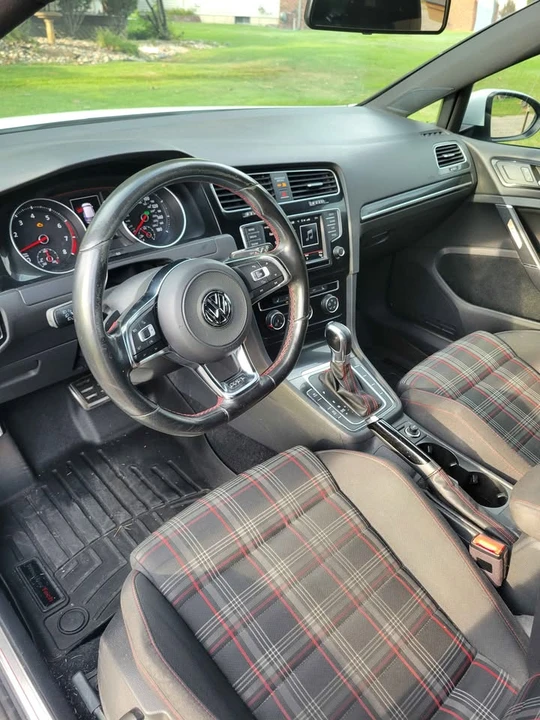 2017 Volkswagen GTI Mk7 - Image 9 of 14