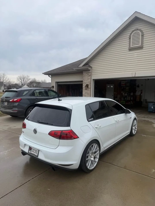 2017 Volkswagen GTI Mk7 - Image 6 of 6