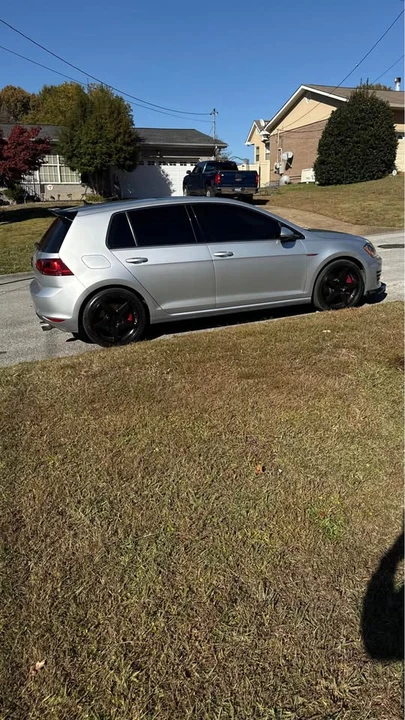 2017 Volkswagen GTI Mk7 - Image 6 of 10