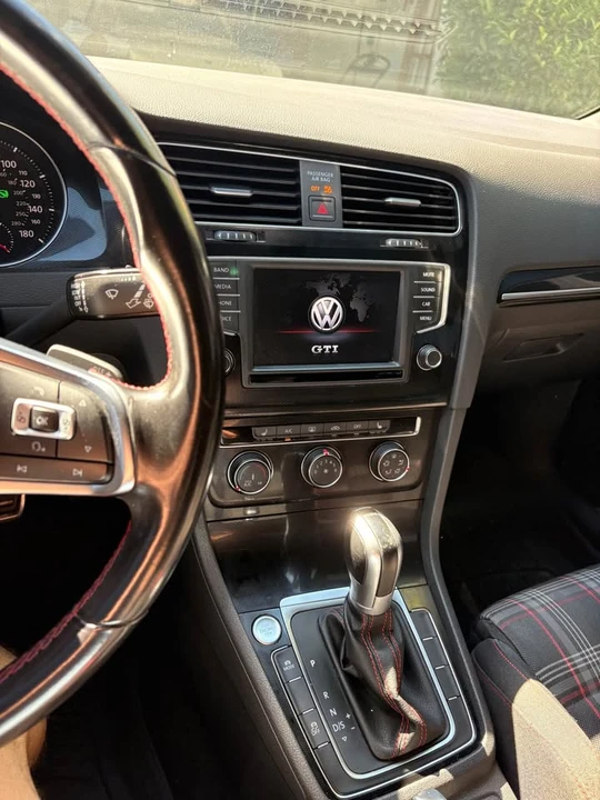 2017 Volkswagen GTI Mk7 - Image 7 of 15